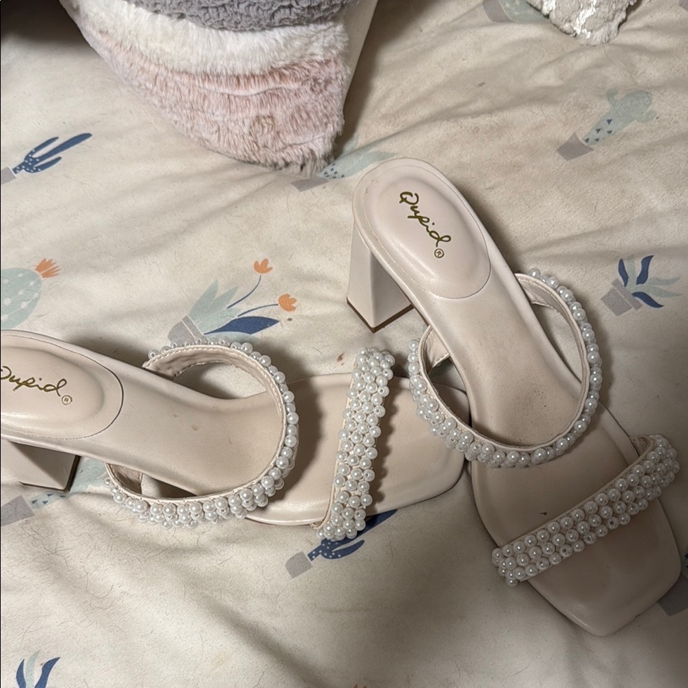 Qupid White Elegant Heels with Classic Design